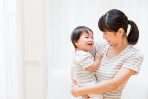 親子ともに笑顔になれる乳児保育